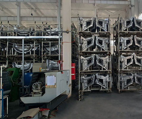 718 Tuổi thọ của khuôn 200000-1000000 Shots Công nghiệp đúc đúc khuôn cho các bộ phận nhôm Giải pháp khuôn tùy chỉnh