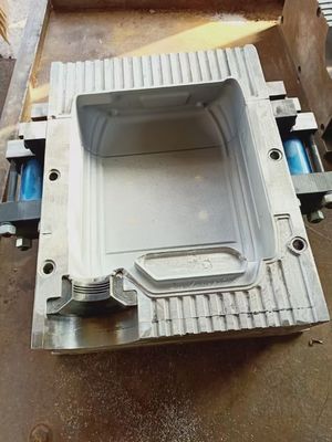 Nhựa xếp chồng xô thổi khuôn cho nước khoáng đồ uống và chai rượu vang