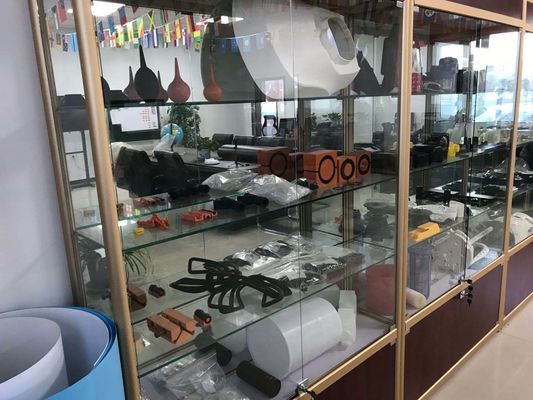 Các bộ phận đúc phun nhựa tùy chỉnh với bề mặt đánh bóng / kết cấu và vật liệu khuôn P20/718/738/NAK80/S136 cho 300000-1000000 shot
