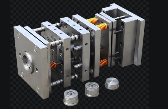 Khuôn ép nhựa P20/718/738/NAK80/S136 và khuôn ép với tuổi thọ khuôn 250000-300000 lần và xử lý bề mặt đánh bóng