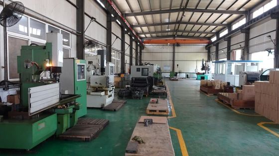 Đánh bóng Máy chế tạo khuôn nhựa tùy chỉnh cho các bộ phận nhựa tiêm cao cấp và sản xuất bộ phận đúc chết
